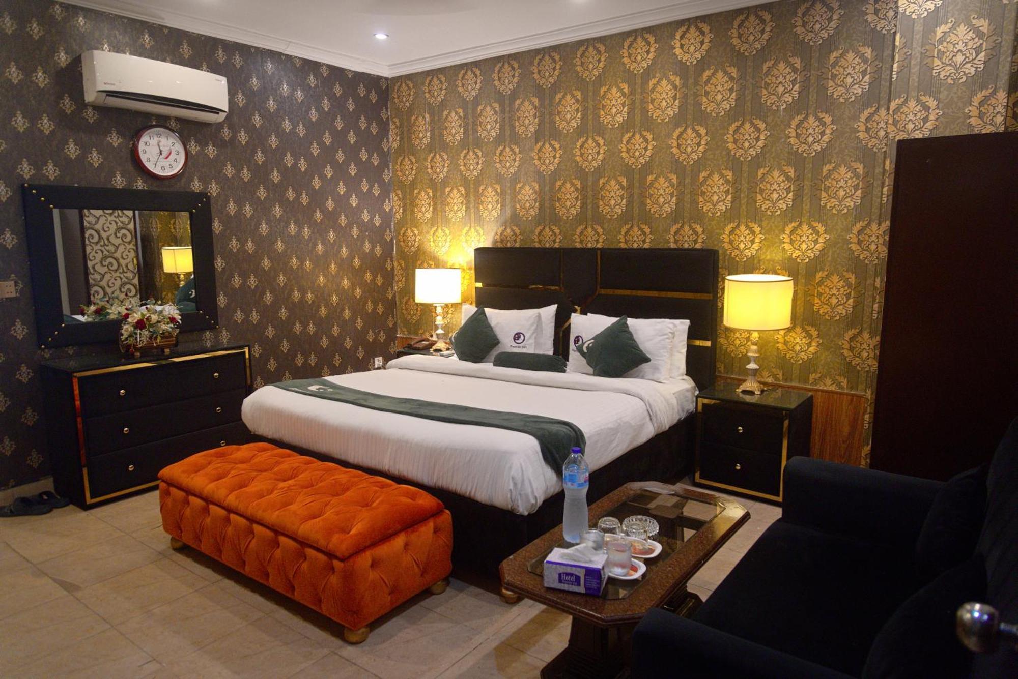 Premier Inn Johar Town Lahore Ngoại thất bức ảnh