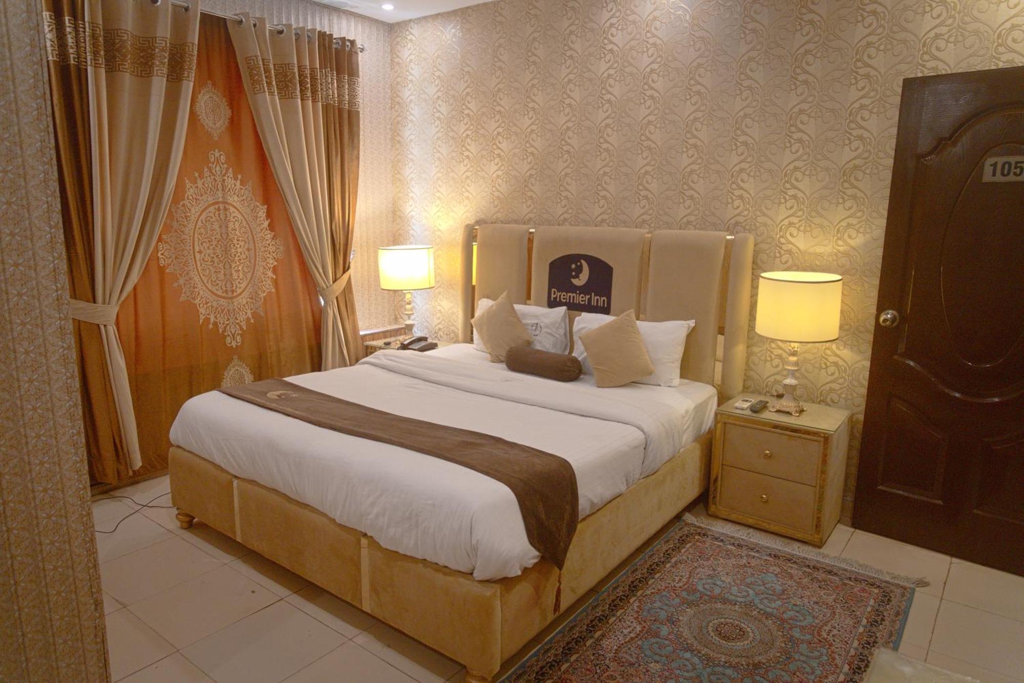 Premier Inn Johar Town Lahore Ngoại thất bức ảnh