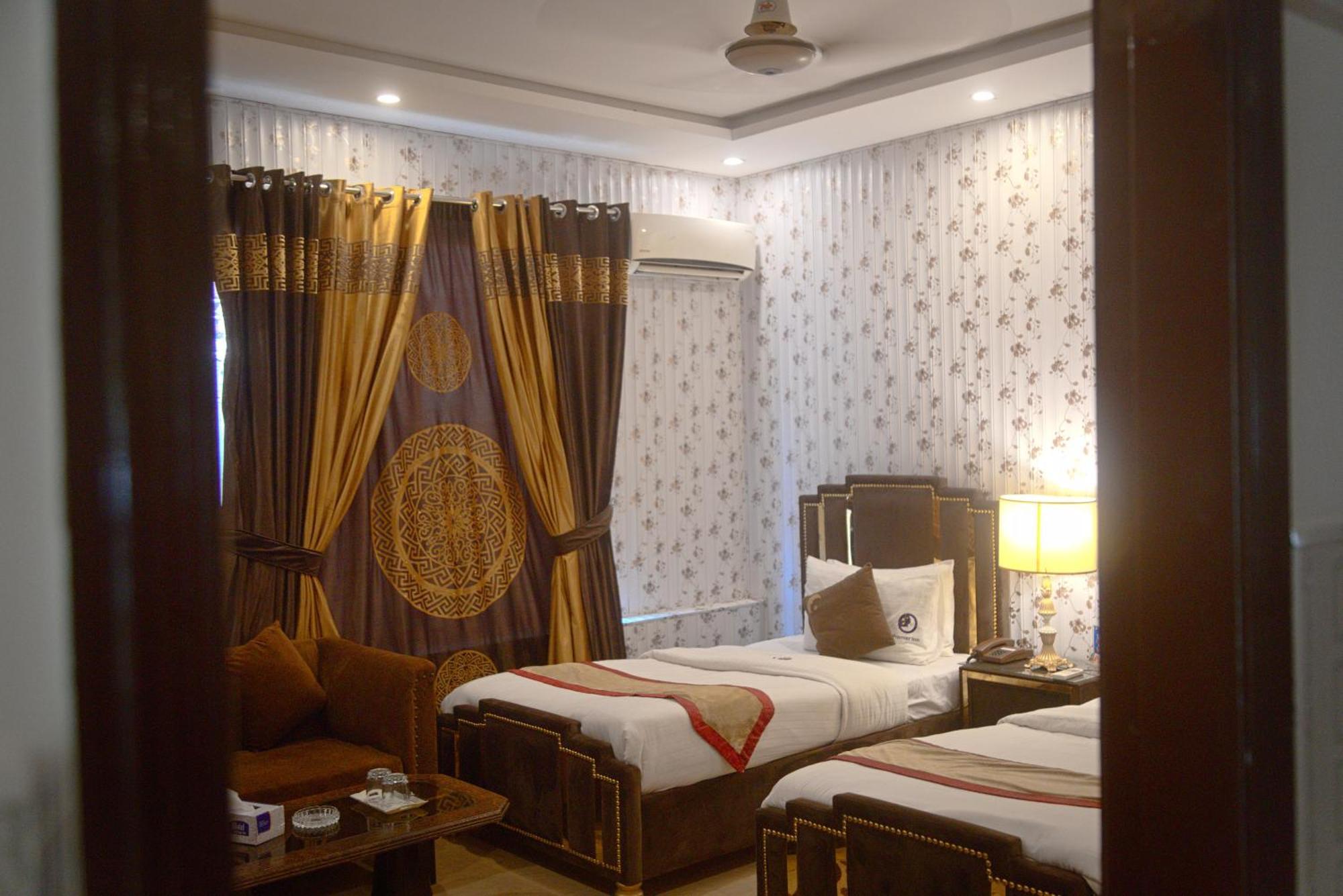 Premier Inn Johar Town Lahore Ngoại thất bức ảnh