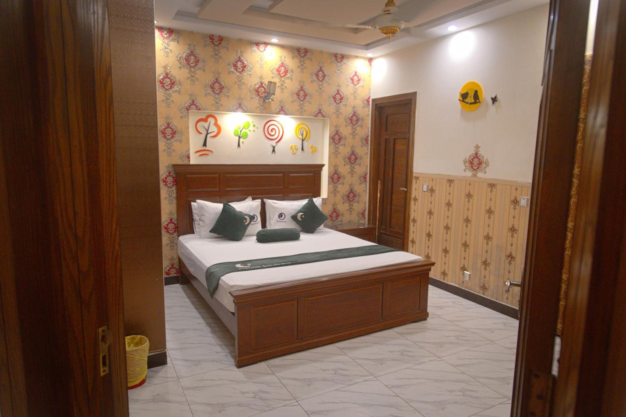 Premier Inn Johar Town Lahore Ngoại thất bức ảnh