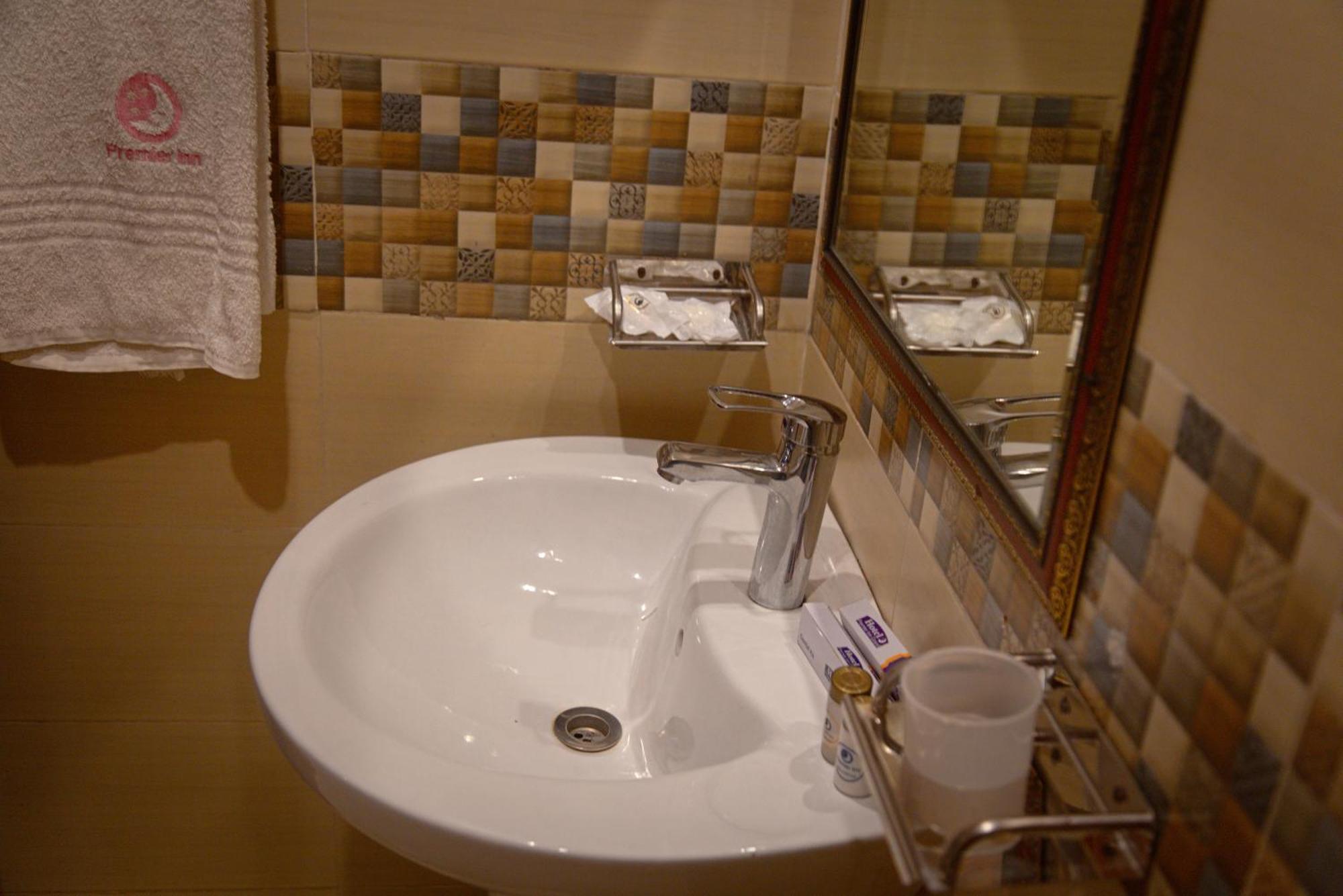 Premier Inn Johar Town Lahore Ngoại thất bức ảnh