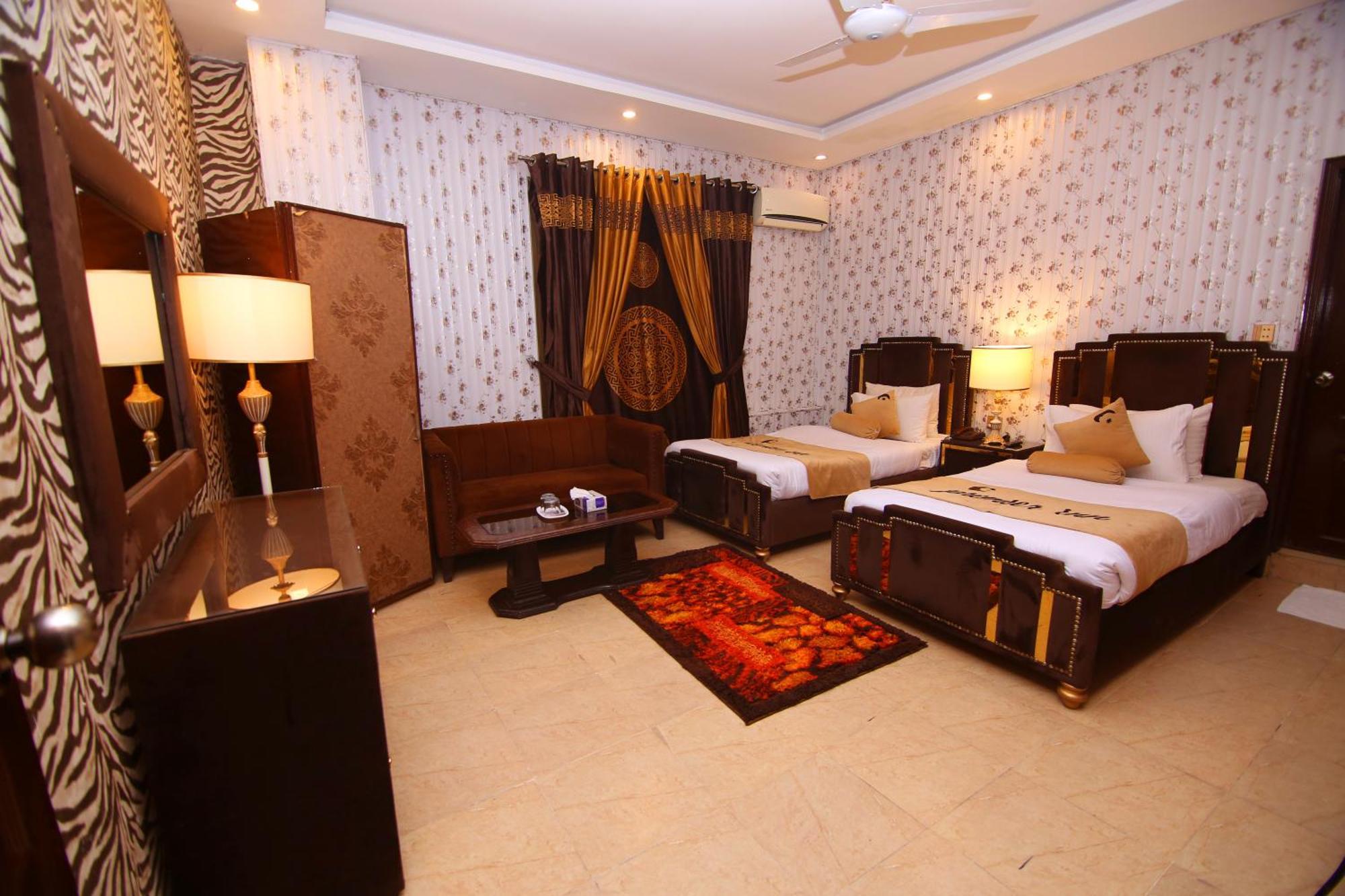 Premier Inn Johar Town Lahore Ngoại thất bức ảnh