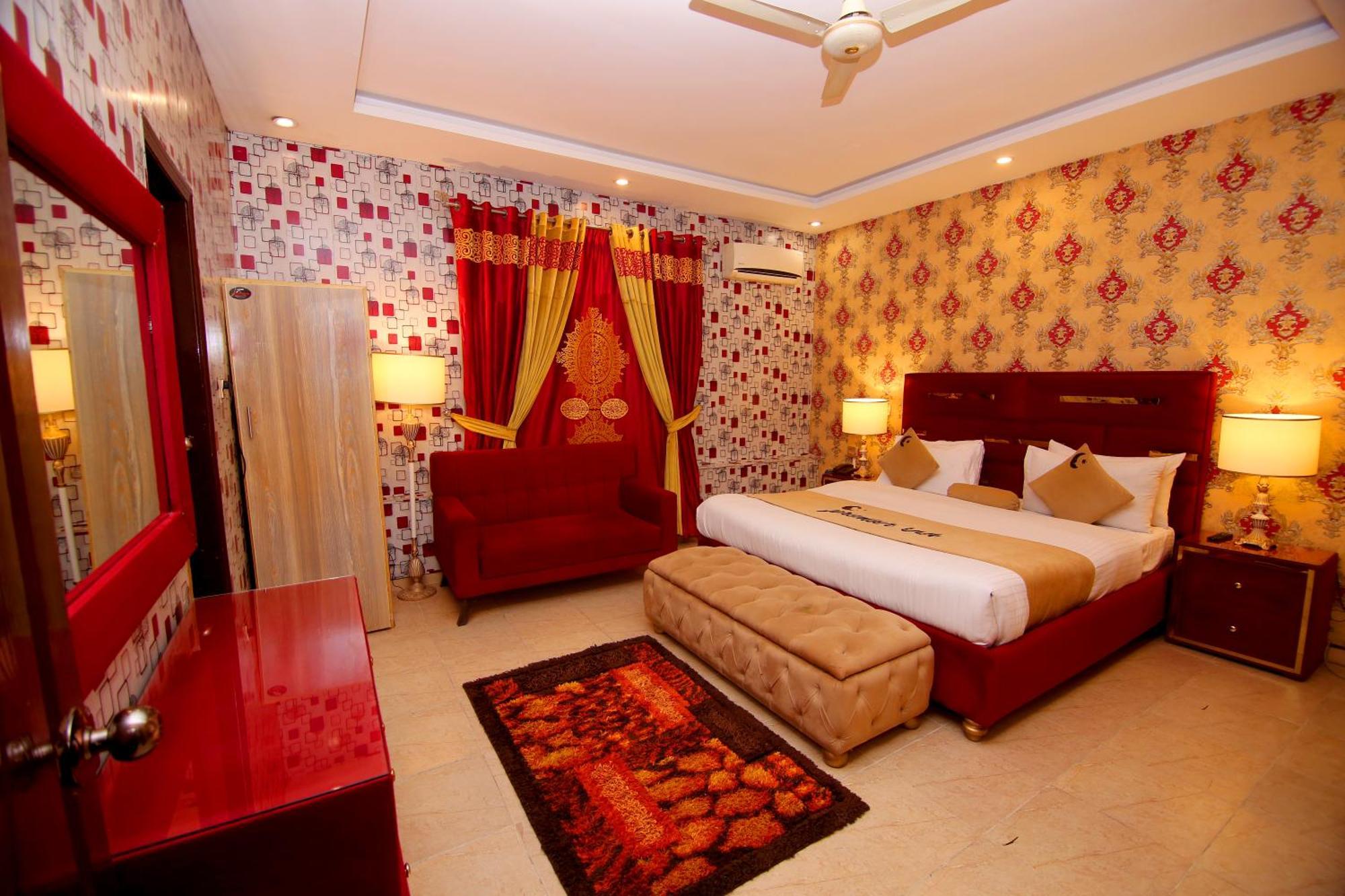 Premier Inn Johar Town Lahore Ngoại thất bức ảnh
