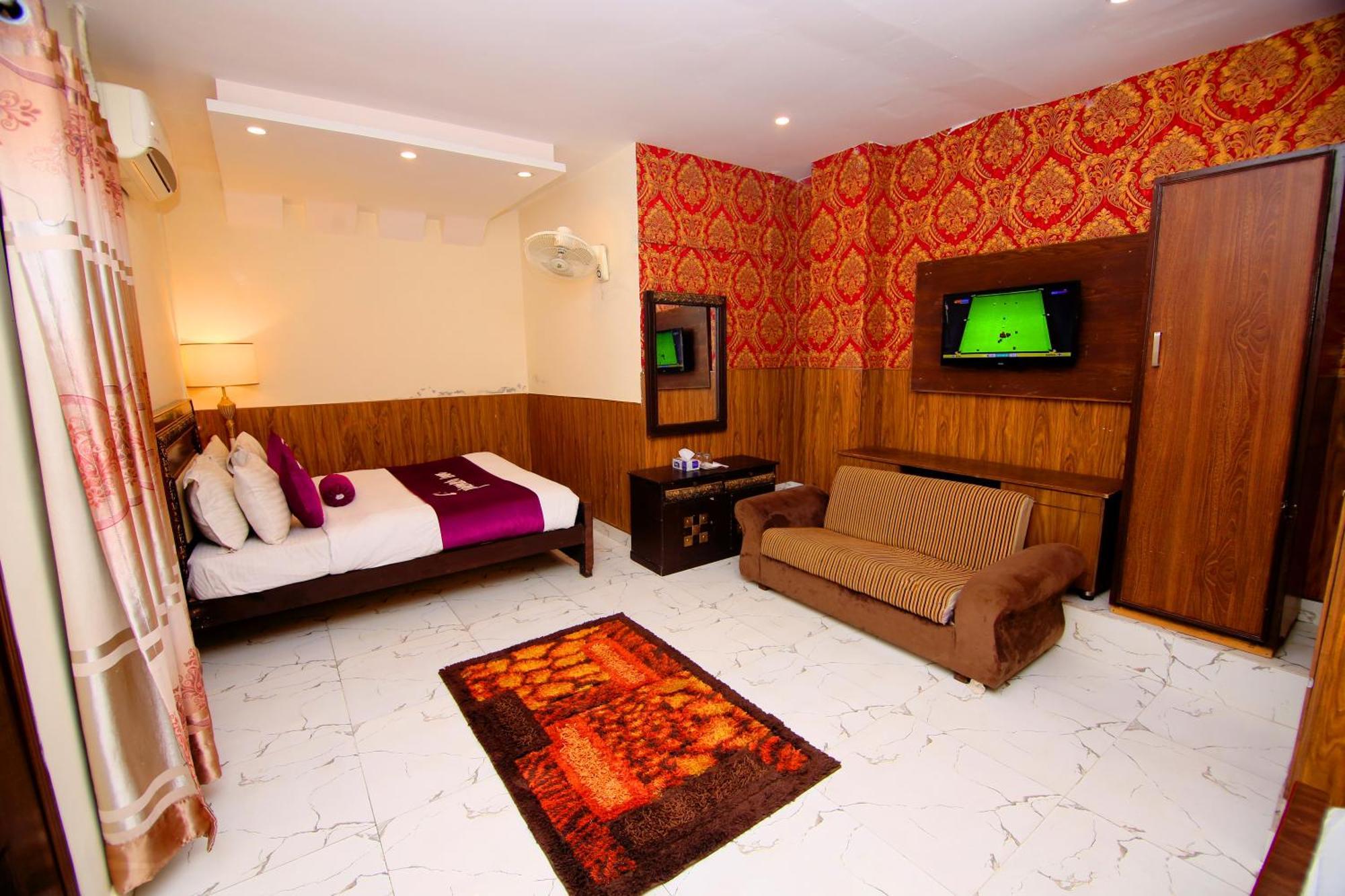 Premier Inn Johar Town Lahore Ngoại thất bức ảnh